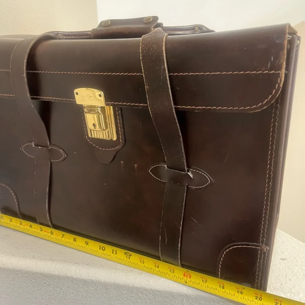 Rare WEAR BEST COWHIDE Leather Belting Briefcase Doctor - Salesman - Pilot Bag